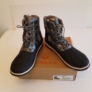 NIB Global Win Women's Ankle Winter Boots Size 11 Grey